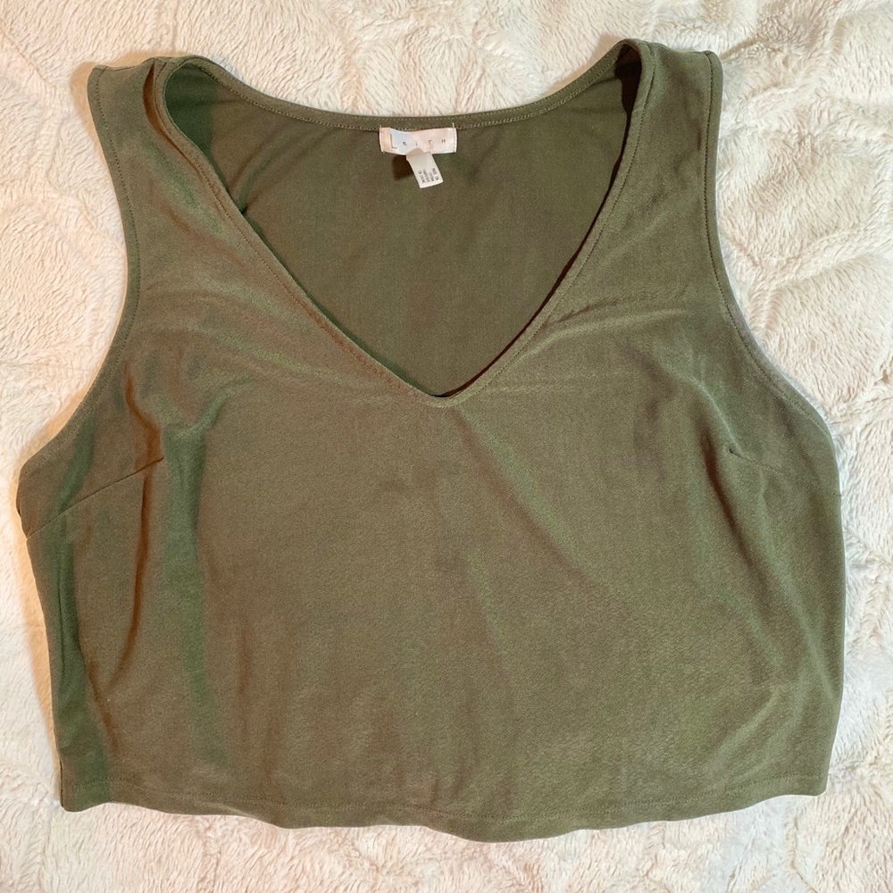 Leith Olive Green Cropped V-Neck Tank Top